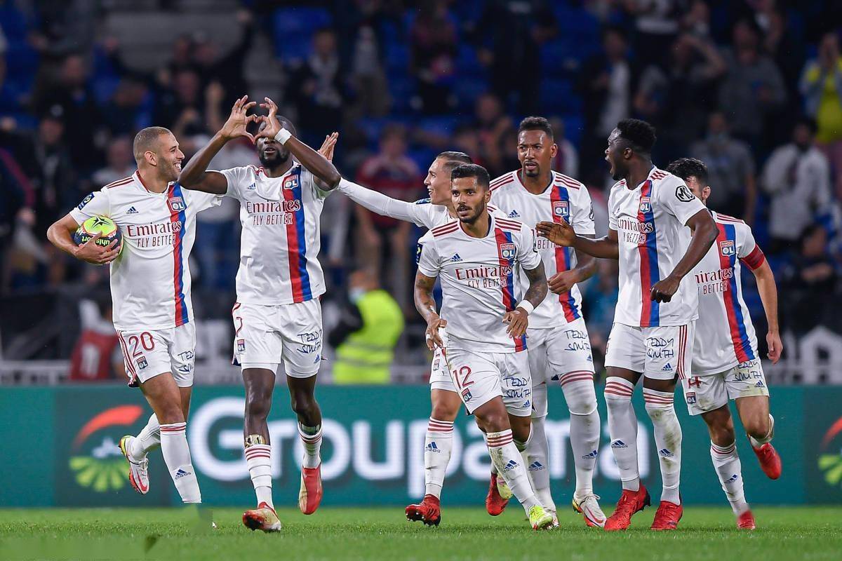 国际比赛日法国杯传出新动向，新疆广汇调整名单，管理层表态：更衣室稳定，数据趋势出现新变化的简单介绍